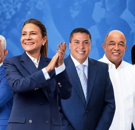 Ricardo de los Santos fortalece candidatura de Carolina Mejía e integra ex senadores